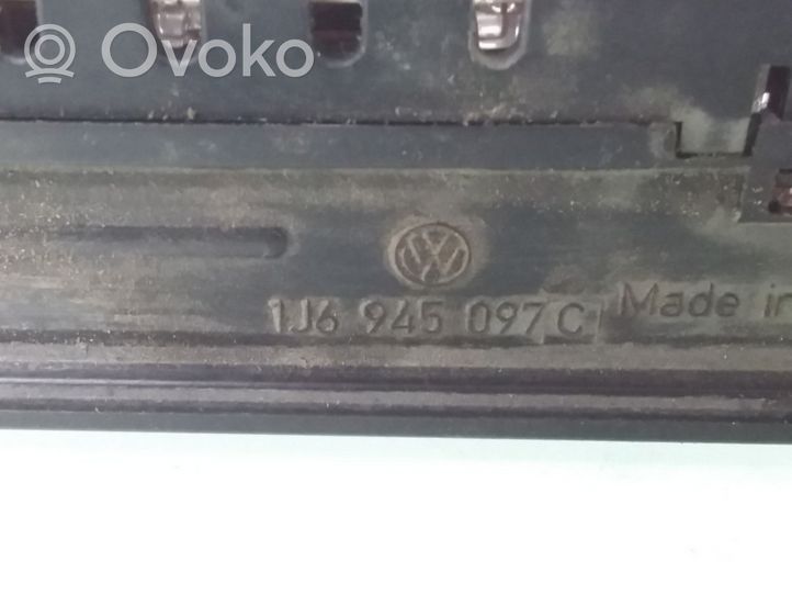 Volkswagen Bora Third/center stoplight 1J6945097C