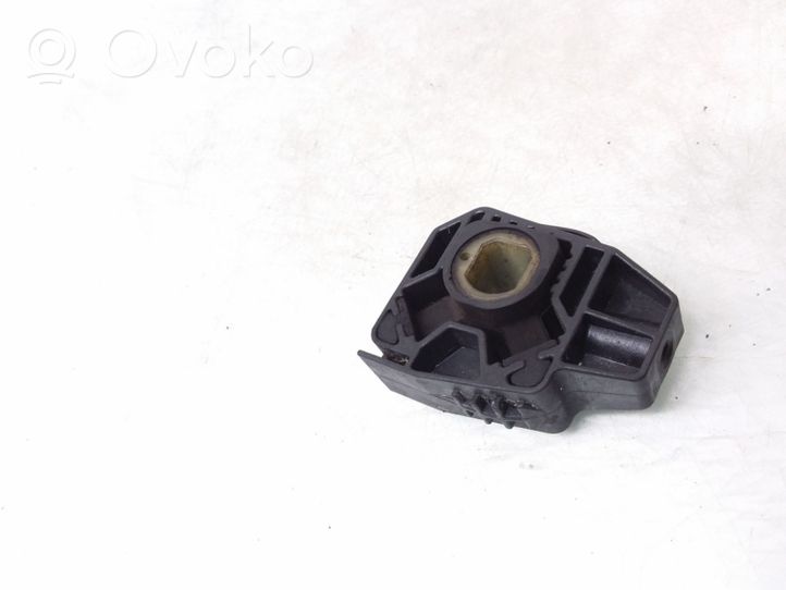 Volkswagen Polo IV 9N3 Fixation de radiateur 6Q0121367A