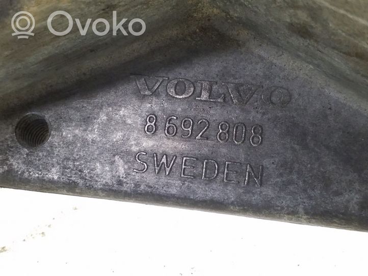 Volvo V50 Inne części komory silnika 8692808