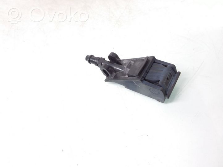 Volkswagen Polo IV 9N3 Mazgāšanas šķidruma smidzinātājs (-i) priekšējam logam 6E0955985B
