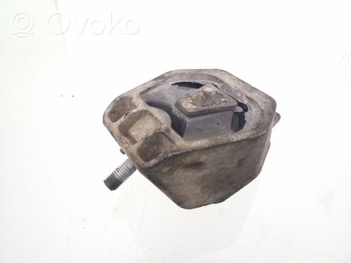 Audi A6 S6 C4 4A Pagalvė pavarų dėžės 4A0399151D