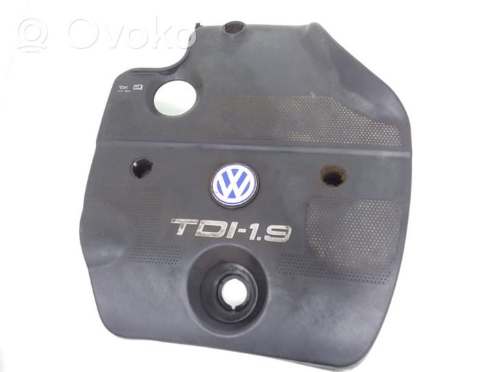 Volkswagen Bora Couvercle cache moteur 038103935A