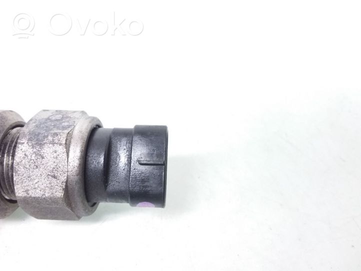 Toyota Avensis T250 Sensore di pressione del carburante 8945871010