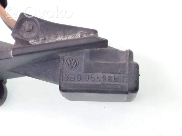 Volkswagen PASSAT B5 Ugello a spruzzo lavavetri per parabrezza 3B0955986C