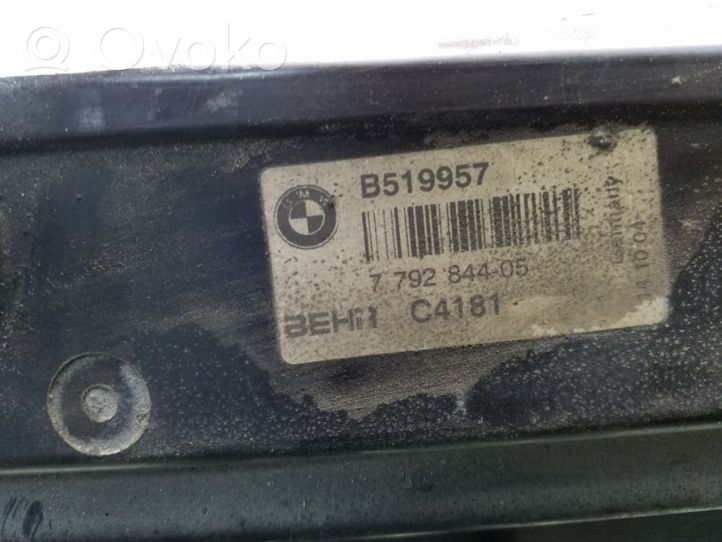 BMW 5 E60 E61 Pannello di supporto del radiatore 7792844