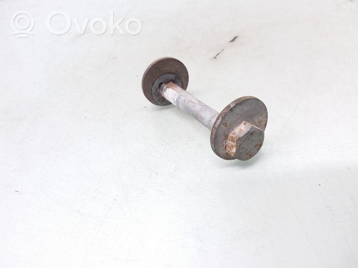 Volkswagen PASSAT B7 Rear suspension camber bolt 