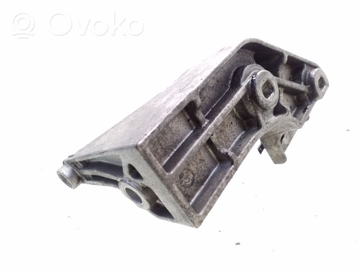 Volvo S40, V40 Support pompe injection à carburant 8200055566