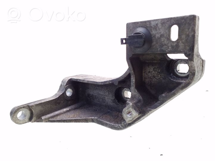 Volvo S40, V40 Support pompe injection à carburant 8200055566