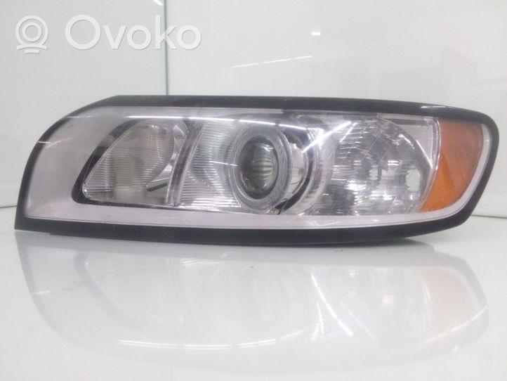 Volvo V50 Lampa przednia 31299583