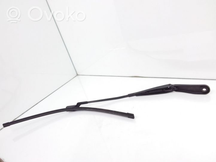 Volvo XC60 Front wiper blade arm 30753525