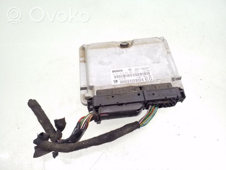 Opel Frontera B Calculateur moteur ECU 0281010025