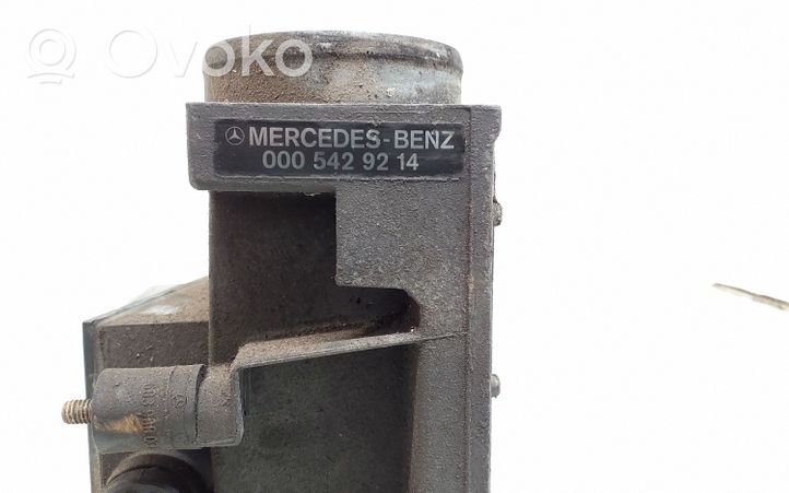 Mercedes-Benz E W124 Mass air flow meter 0281002024