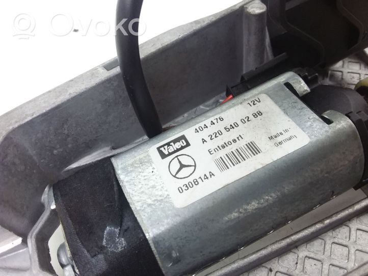 Mercedes-Benz C W203 Ohjauspylvään säätömoottori A2205400288