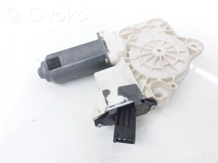 Opel Vectra C Rear door window regulator motor 24414776