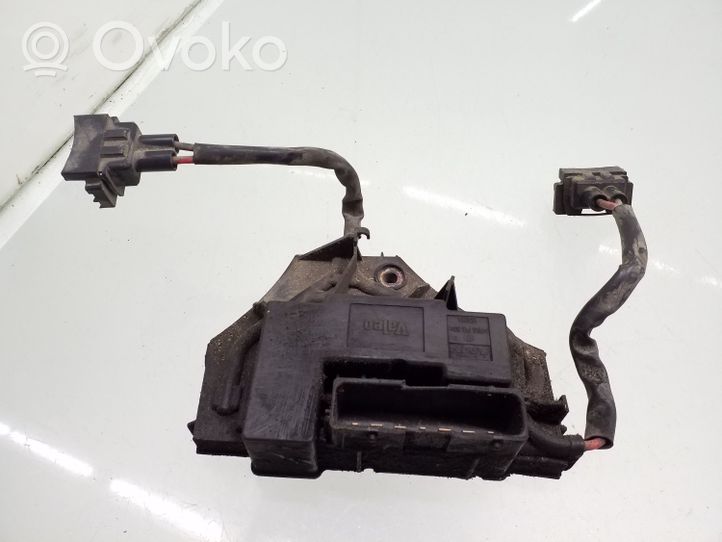 Opel Vectra C Coolant fan relay 1379131