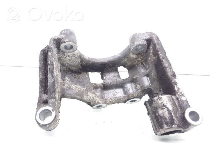 Audi A4 S4 B8 8K Supporto di montaggio della pompa del servosterzo 06E145393E