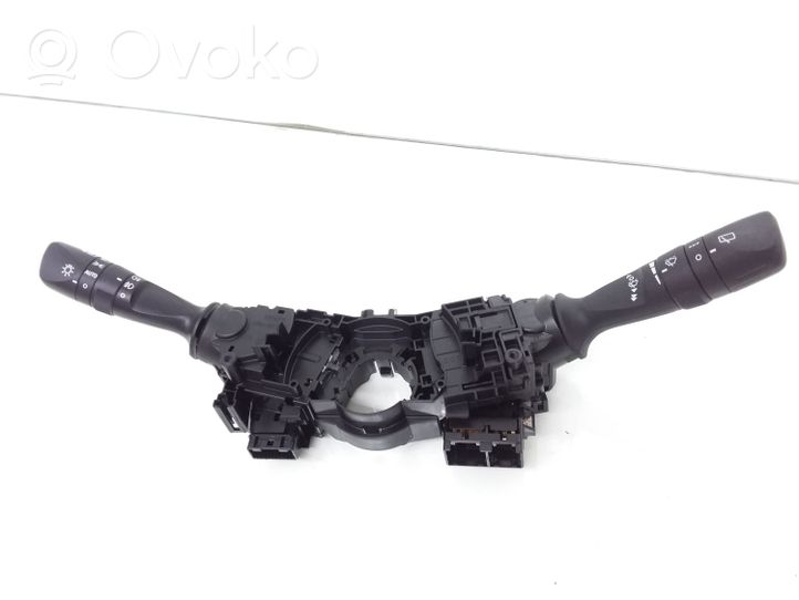 Toyota Auris E180 Interruptor/palanca de limpiador de luz de giro 0272017F852