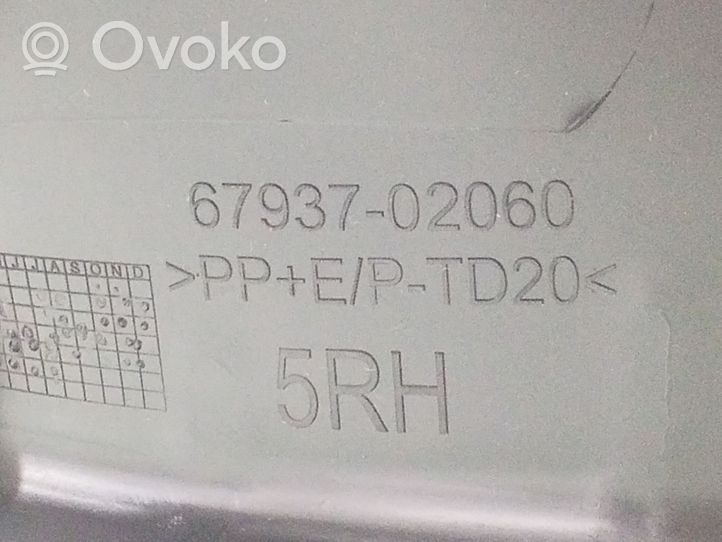 Toyota Auris E180 Takaluukun/tavaratilan sivuverhoilu 6793702060