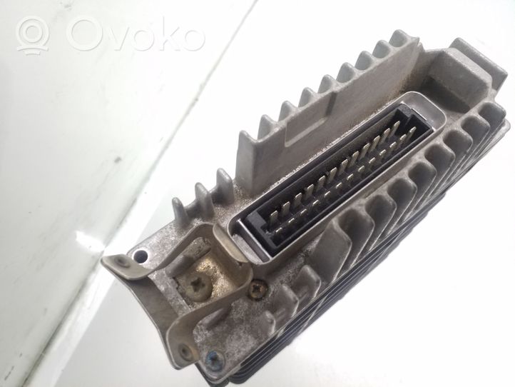 Mercedes-Benz E W124 Dzinēja vadības bloks 0280800220