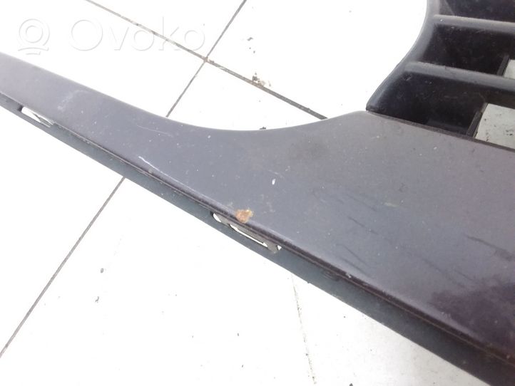 Volkswagen Golf III Maskownica / Grill / Atrapa górna chłodnicy 1H6853653