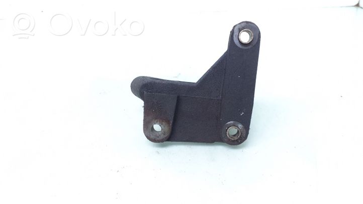 Volvo V70 Staffa del cuscinetto di supporto dell’albero di trasmissione 30711363