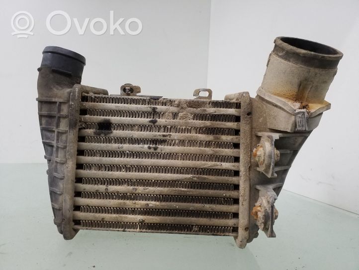 Volkswagen Golf III Chłodnica powietrza doładowującego / Intercooler 1H0145805