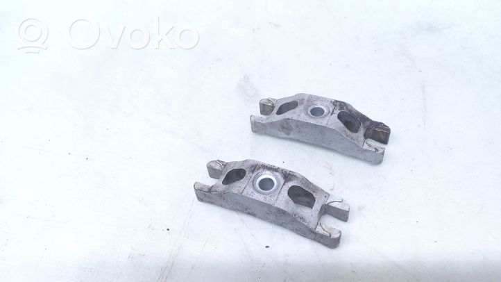 Volkswagen PASSAT B6 Fuel Injector clamp holder 03L216