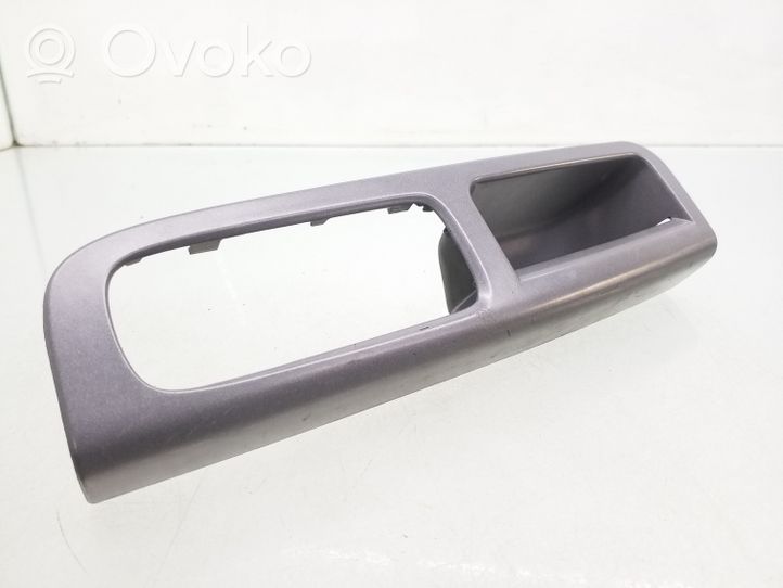 Volvo V50 Front door interior handle trim 8679474