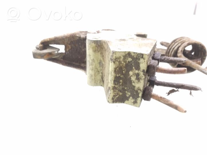 Volkswagen PASSAT B3 Regulator siły hamowania 357612151