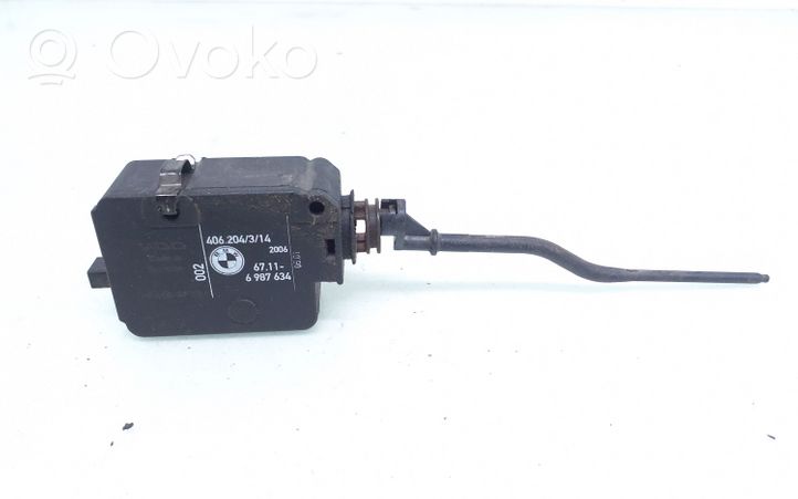 BMW X3 E83 Serratura del tappo del serbatoio del carburante 67116987634