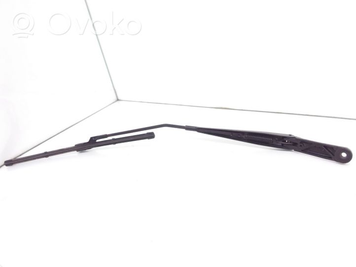 Volkswagen Golf V Front wiper blade arm 1Q1955410