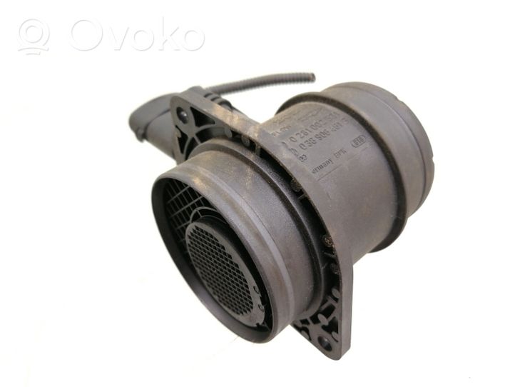 Volkswagen Golf V Mass air flow meter 038906461B