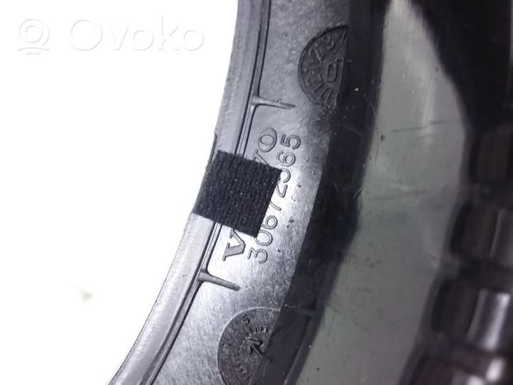 Volvo C30 Pavarų perjungimo svirties apdaila (plastikinė) 30672565