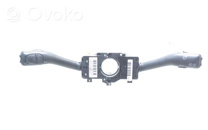 Volkswagen PASSAT B5.5 Interruptor/palanca de limpiador de luz de giro 1J0953513A