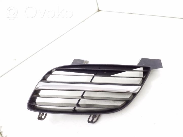 Nissan Almera N16 Maskownica / Grill / Atrapa górna chłodnicy 62332BM400