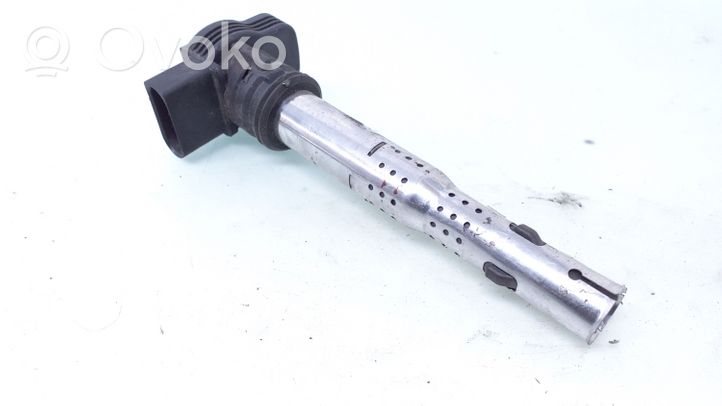 Audi A4 S4 B6 8E 8H Bobine d'allumage haute tension 07K905715D