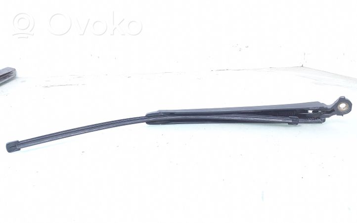 Volkswagen Touran I Rear wiper blade 