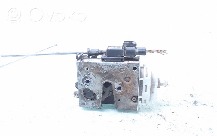 Audi A4 S4 B5 8D Serrure de porte avant 8D1837015C