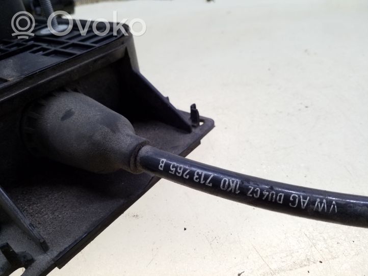 Audi A3 S3 A3 Sportback 8P Gear selector/shifter (interior) 1K0713061