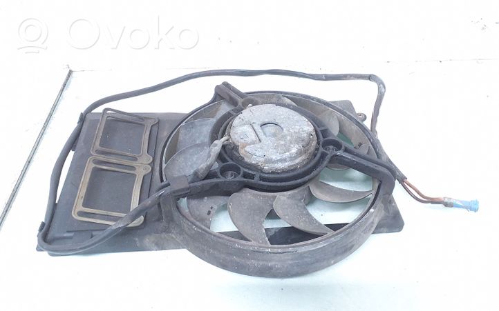 Audi A6 S6 C4 4A Ventilatore di raffreddamento elettrico del radiatore 4A0121207B