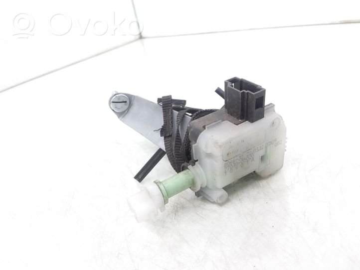 Toyota Avensis T270 Stellmotor Tankdeckel Tankklappe 7703005020