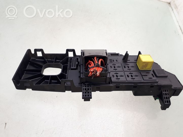 Opel Vectra C Fuse module 13223679