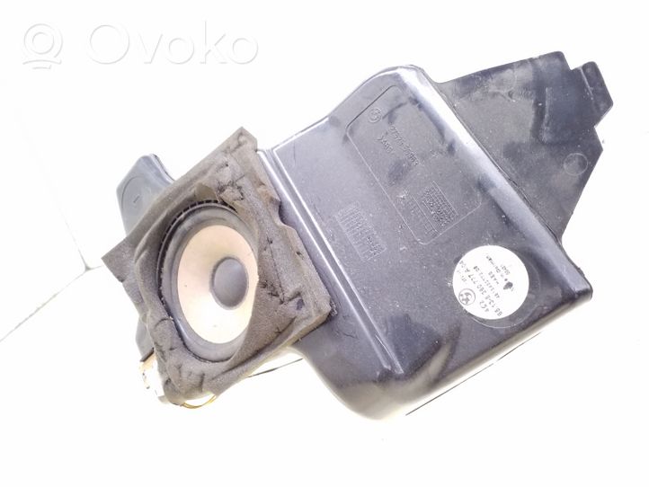 BMW 5 E39 Garsiakalbis (-iai) galinėse duryse 65138360777