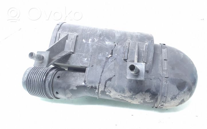 Audi 80 90 S2 B4 Oro paėmimo kanalo detalė (-ės) 026129643F