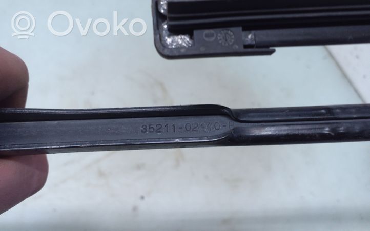 Toyota Corolla E120 E130 Ramię wycieraczki szyby przedniej / czołowej 8521102110B