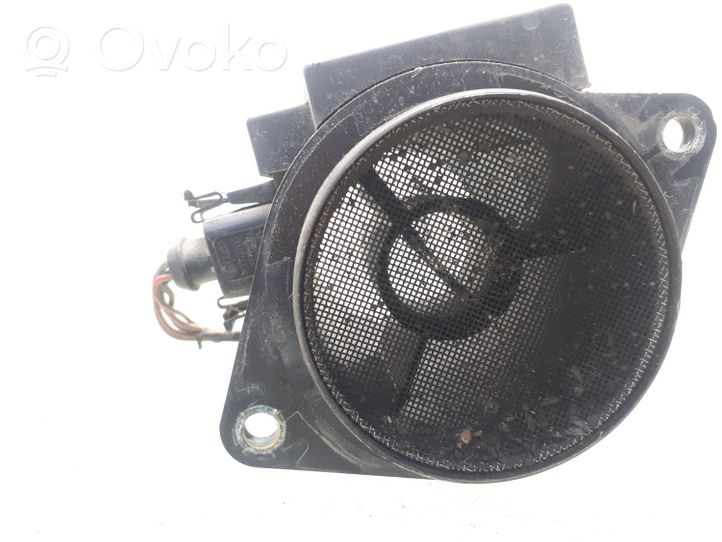 Volkswagen PASSAT B4 Mass air flow meter 074906461