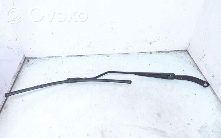 Ford Focus Windshield/front glass wiper blade 9642798680
