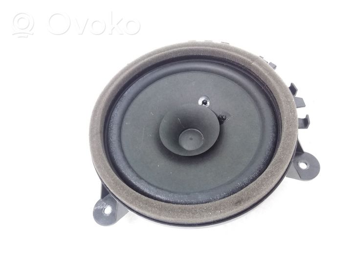 Volvo V70 Enceinte de porte arrière 30657444