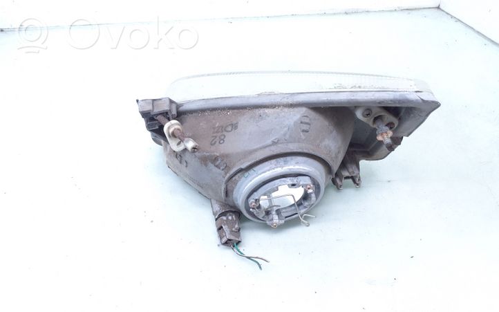 Toyota Starlet (P90) V Lampa przednia E135026