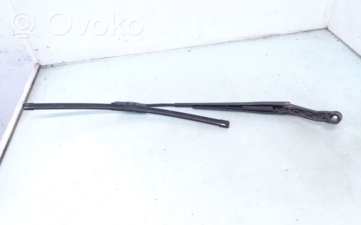 Toyota Starlet (P90) V Front wiper blade arm 